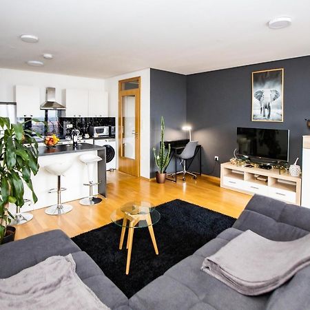 Hermes Apartment & 2 Free Garage Secured Parkings Ljubljana Exterior photo