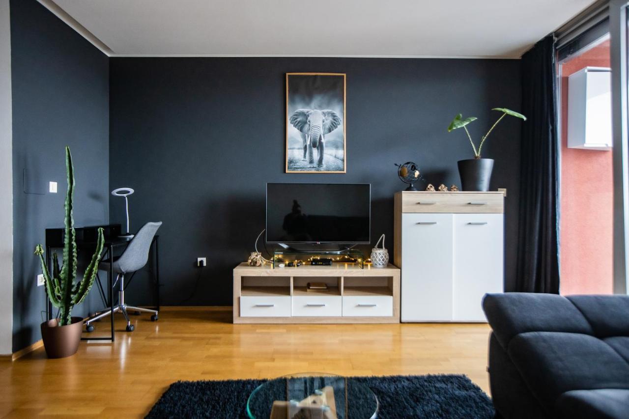 Hermes Apartment & 2 Free Garage Secured Parkings Ljubljana Exterior photo